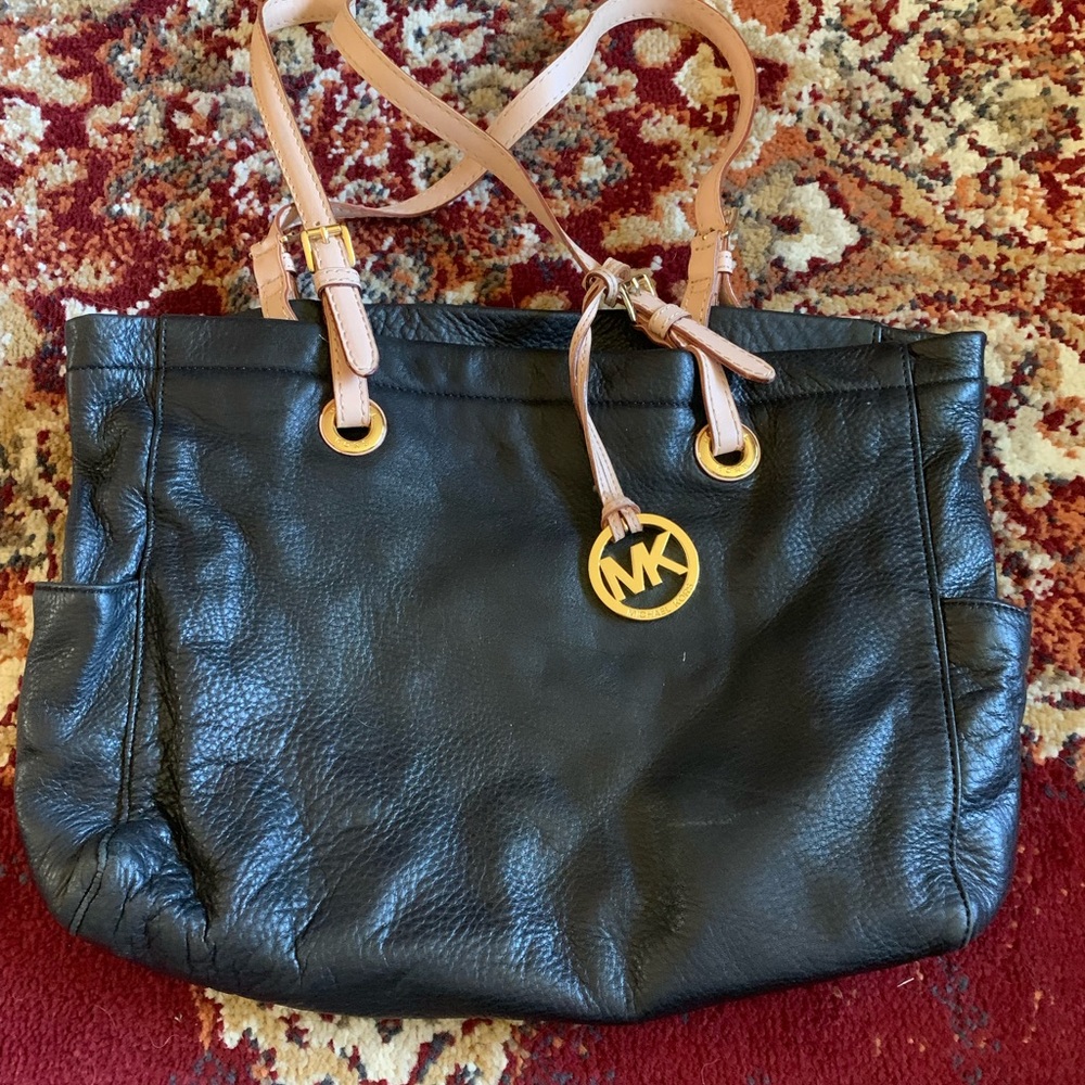 Black leather Micheal Kors bag